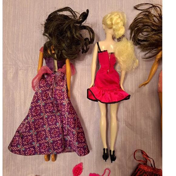 (3) Random Barbie & Disney Dolls with Accessories - Picture 4 of 7